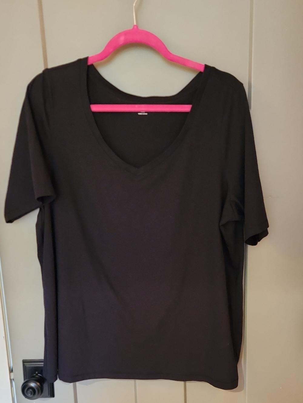 NEW Lane Bryant Classic Black V-Neck Women's Top 18/20
